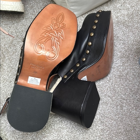 Free People Black Leather Mules with Studded Details size 40 brand new - Picture 4 of 5